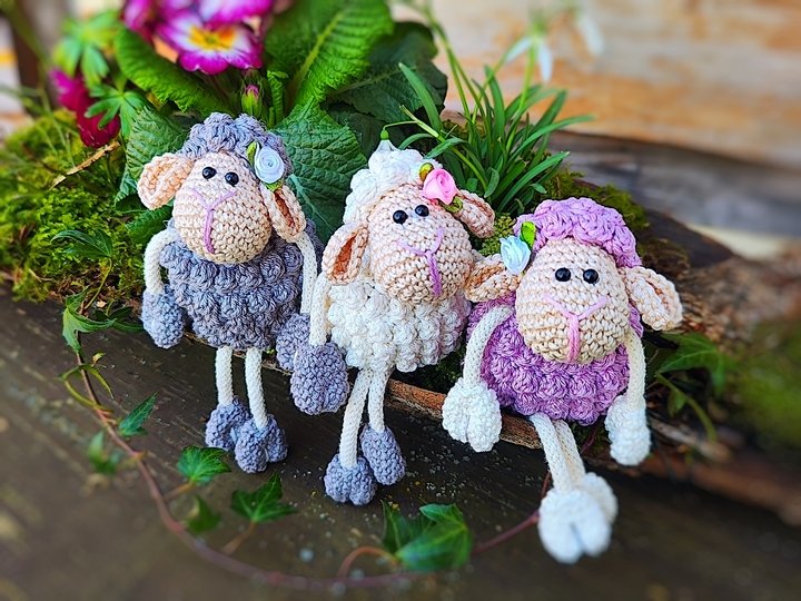 Schaf mit Baumelbeinen zum Hängen oder Stellen Frühling Ostern