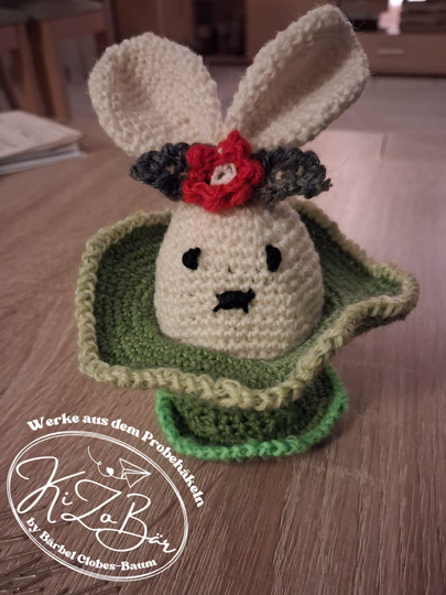 Hasenkörbchen mit Geschenkfach - Häkelanleitung für niedliche Osterdeko