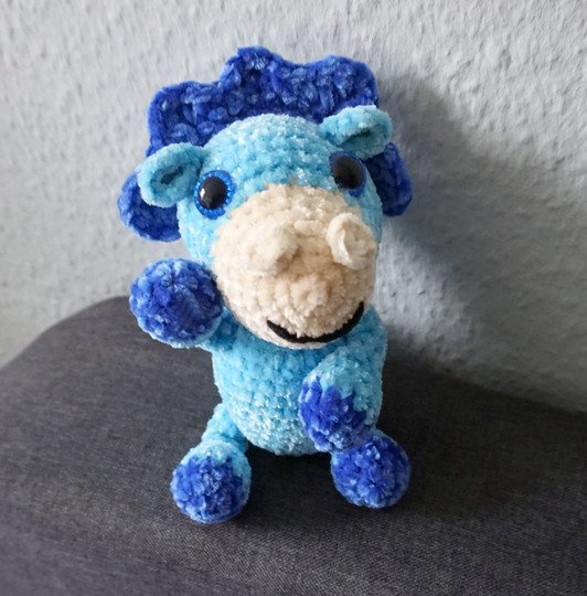 Häkelanleitung: Der kleine Kuschel-Dino „Ocean“