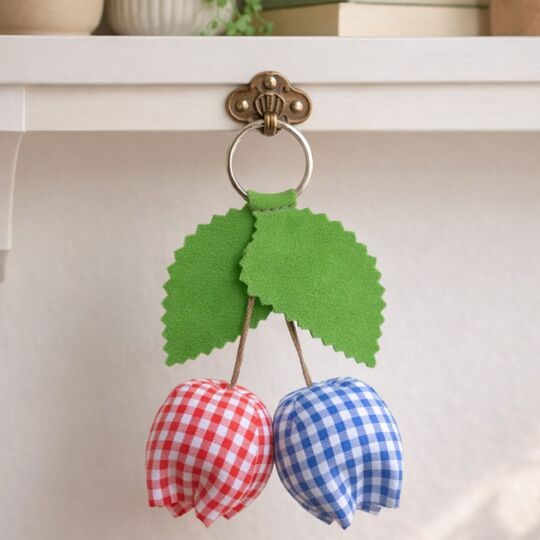 Tulip Flower Keychain Sewing Pattern PDF – Fabric Tulip Keyring Tutorial