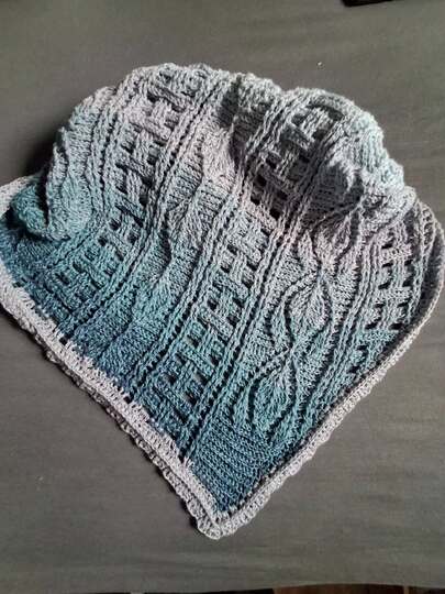 Crochet Pattern Flat Triangular Scarf "Larisaia"