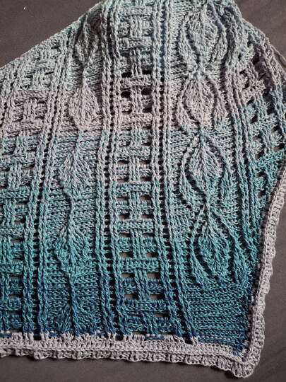 Crochet Pattern Flat Triangular Scarf "Larisaia"