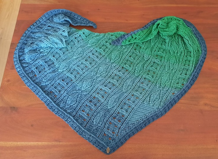 Crochet Pattern Flat Triangular Scarf "Larisaia"