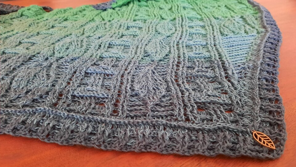 Häkelanleitung flaches Dreieckstuch "Larisaia"