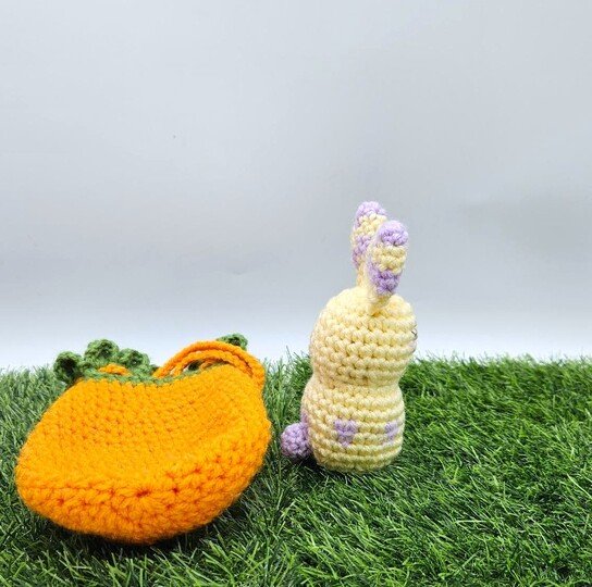Bunny in Carrot Bag- Crochet Pattern-English