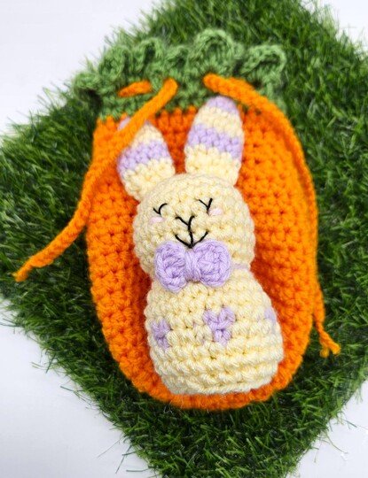 Bunny in Carrot Bag- Crochet Pattern-English