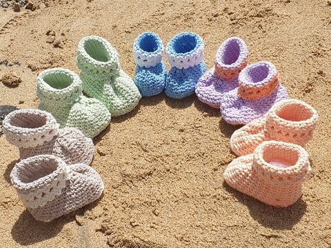 Häkelanleitung für Babyschuhe Isa / Größe 0 – 15 Monate