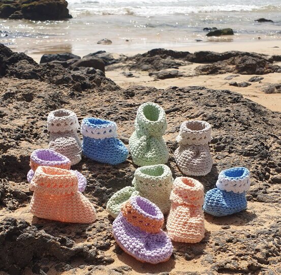 Häkelanleitung für Babyschuhe Isa / Größe 0 – 15 Monate