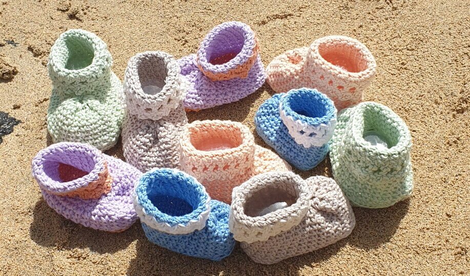 Häkelanleitung für Babyschuhe Isa / Größe 0 – 15 Monate