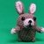 um ein Ü-Ei gehäkelter Osterhase für kleine Geschenke