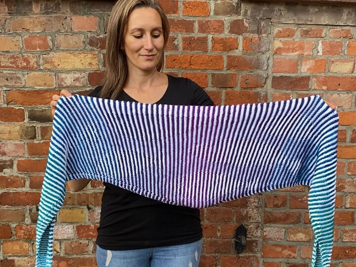 Illusionsstricken Tuch Fluss Fische