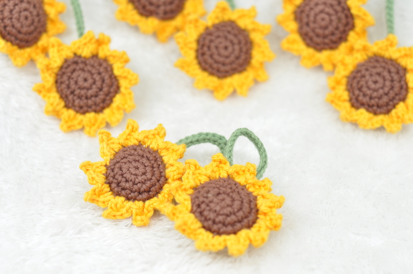 Crochet Pattern Sunflower & Rose Bag Charm *Perfect for Yarn Scraps*