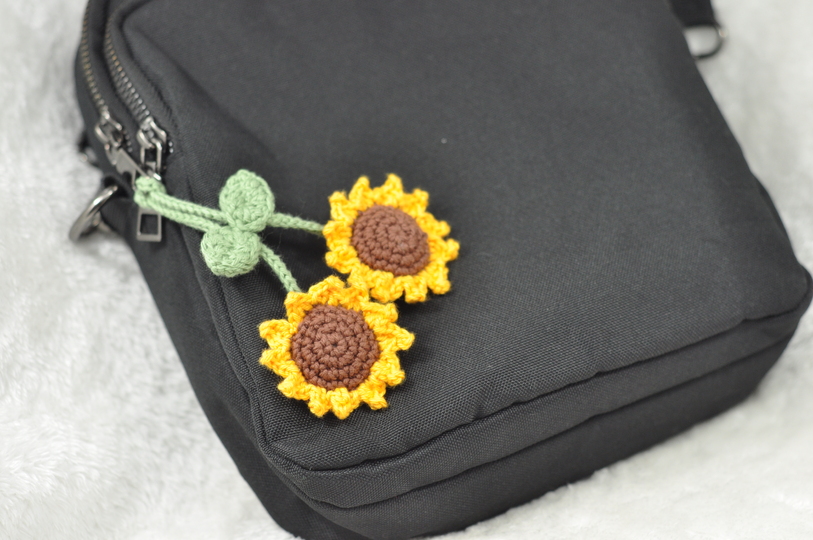 Crochet Pattern Sunflower & Rose Bag Charm *Perfect for Yarn Scraps*