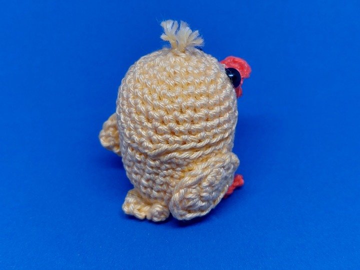 Osterküken für kleine Überraschung um ein Ü-Ei