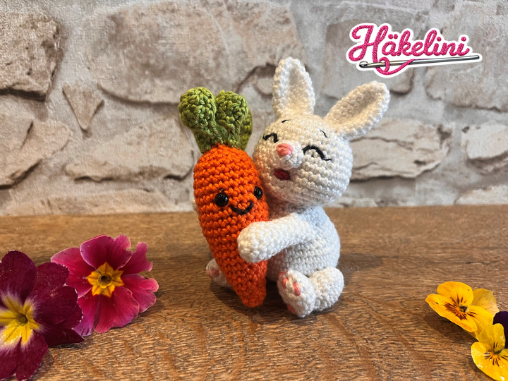 Hase mit Kuschelmöhre - Karottenhase