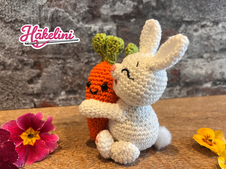 Hase mit Kuschelmöhre - Karottenhase