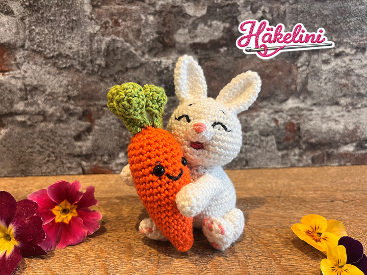 Hase mit Kuschelmöhre - Karottenhase