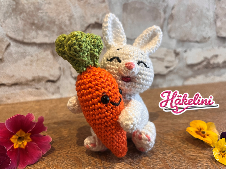 Hase mit Kuschelmöhre - Karottenhase