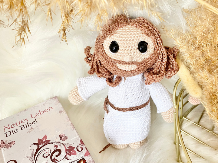 Häkelanleitung Jesus Amigurumi – Biblische Figur von Wolldiamant