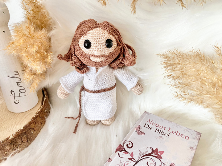 Häkelanleitung Jesus Amigurumi – Biblische Figur von Wolldiamant