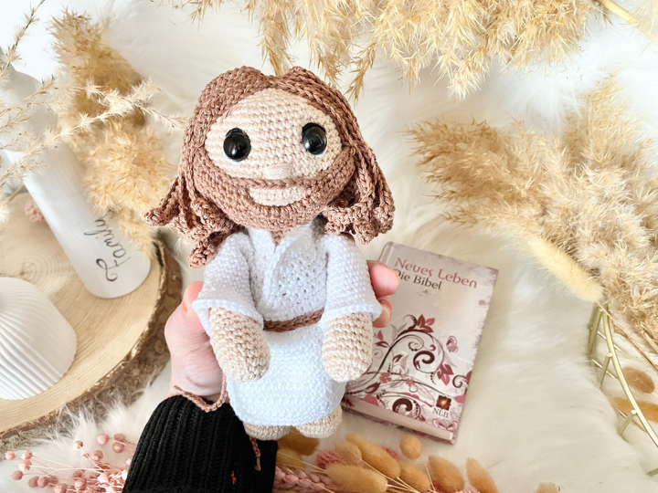 Häkelanleitung Jesus Amigurumi – Biblische Figur von Wolldiamant