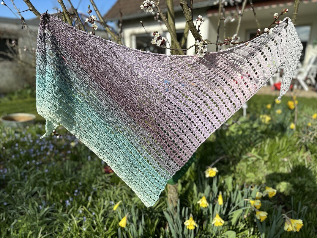 Häkelanleitung asymmetrisches Dreieckstuch "Wolkengruß" - Bild 2