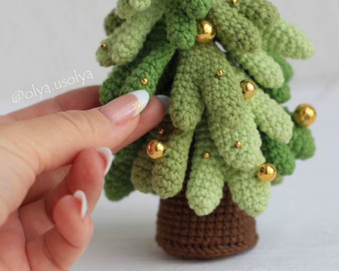 Fluffy Branchy Christmas Tree Crochet Pattern PDF