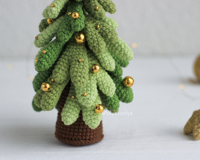 Fluffy Branchy Christmas Tree Crochet Pattern PDF