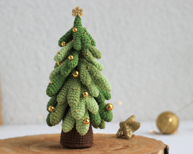 Fluffy Branchy Christmas Tree Crochet Pattern PDF