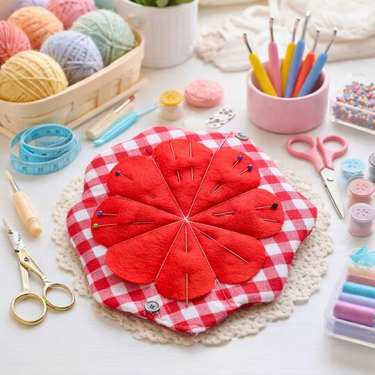 Flower Needle Case Sewing Pattern – Foldable Needle Holder PDF Tutorial