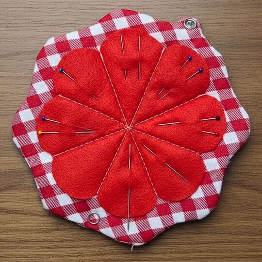 Flower Needle Case Sewing Pattern – Foldable Needle Holder PDF Tutorial