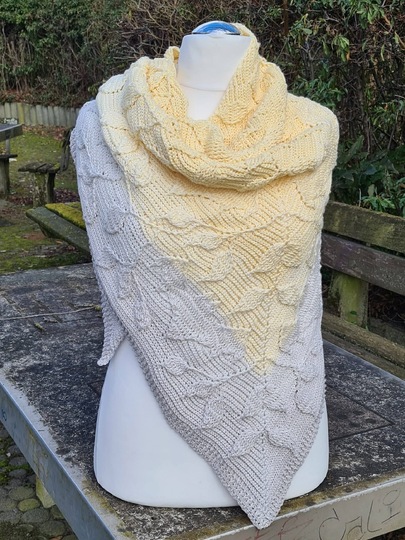 Crochet pattern shawl Morbi