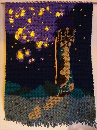 Häkelanleitung Wandbehang „Märchenturm bei Nacht“ mit Laternen