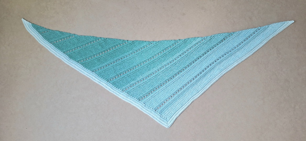Crochet pattern shawl Flowmere
