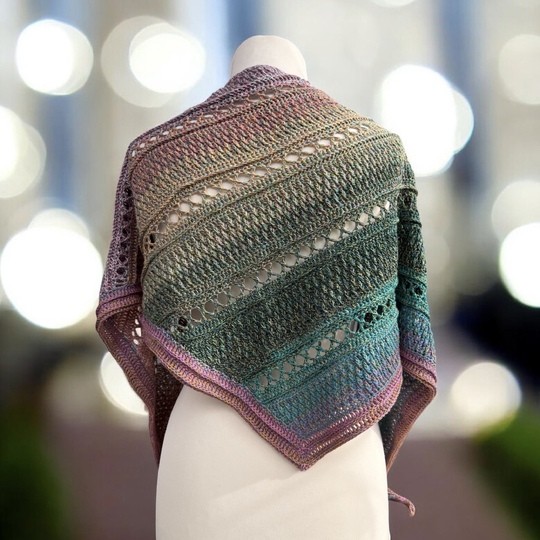 Crochet pattern shawl Flowmere