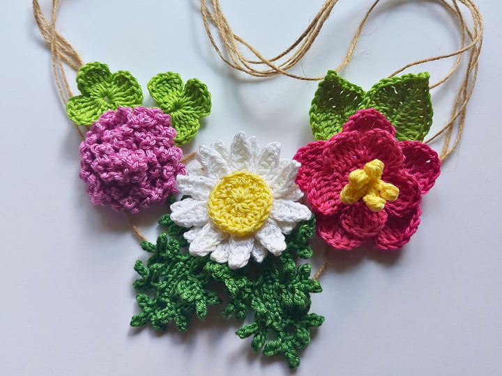 Blumenzauber - Häkelanleitung für Dekoblumen