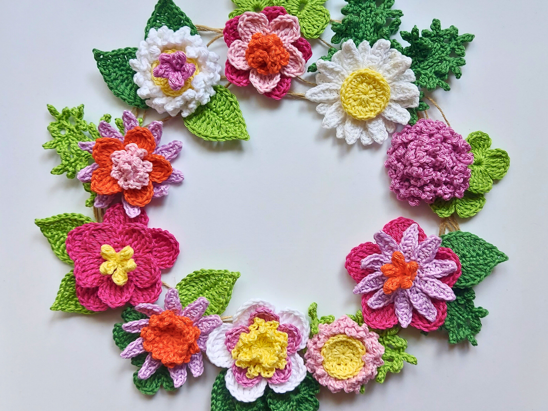 Blumenzauber - Häkelanleitung für Dekoblumen - Bild 4