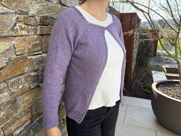 Sommer Jacke ‘Elara’ – Eine Strickanleitung