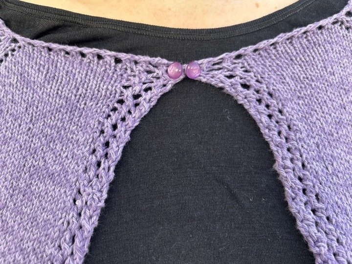 Sommer Jacke ‘Elara’ – Eine Strickanleitung