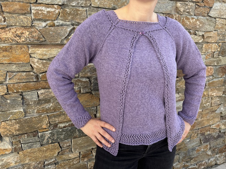 Twinset ‘Elin’ & ‘Elara’– A  Knitting Pattern