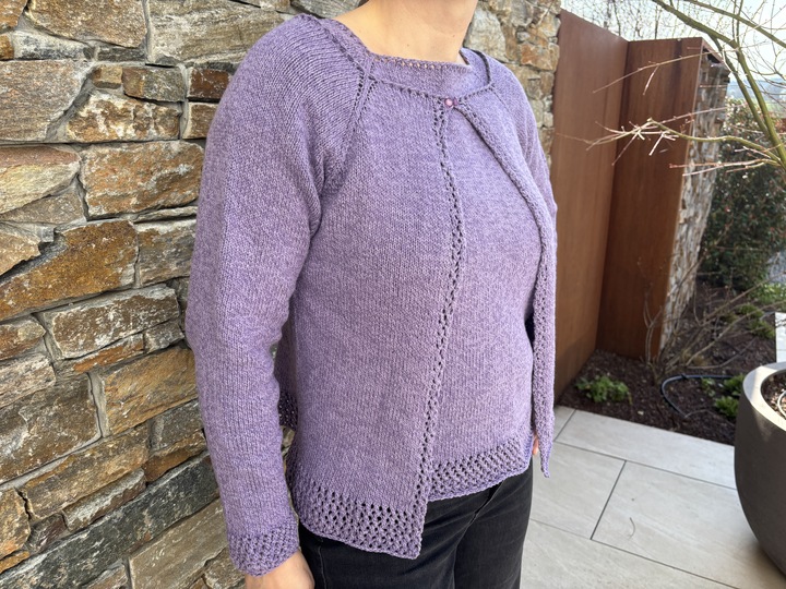Twinset ‘Elin’ & ‘Elara’– A  Knitting Pattern