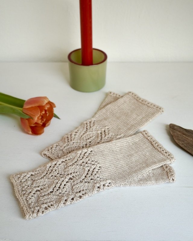 Handstulpen Armstulpen "Tulips", Strickanleitung, Größe S - L - Bild 7