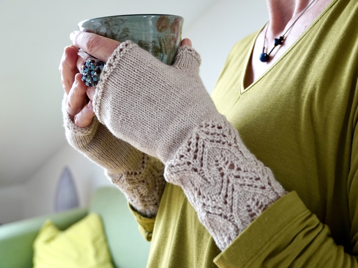 Handstulpen "Tulips", Strickanleitung, Größe S - L