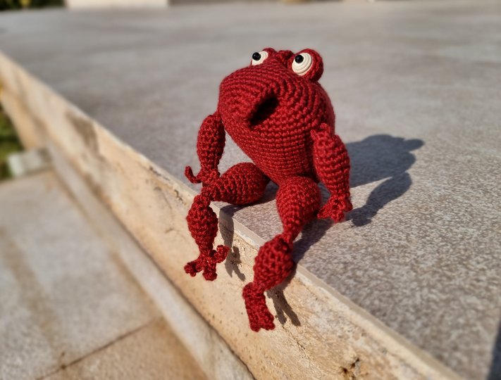 P19 Crochet Pattern Frog with a Jacket – Amigurumi, Keychain, Bag Charm