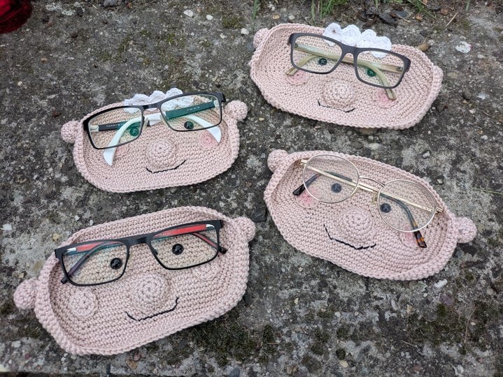 Brillenhalter häkeln: lustiger Brillenuntersetzer mit Durchblick!