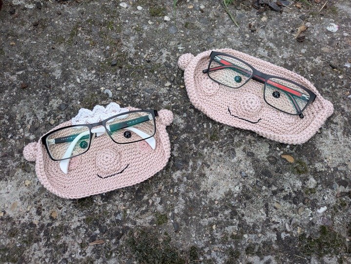 Brillenhalter häkeln: lustiger Brillenuntersetzer mit Durchblick!