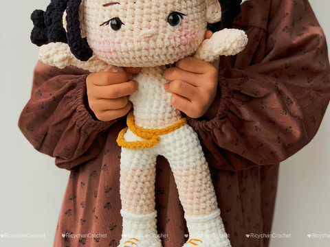 Black Hair Kpop Girl Amigurumi - Crochet Doll Pattern