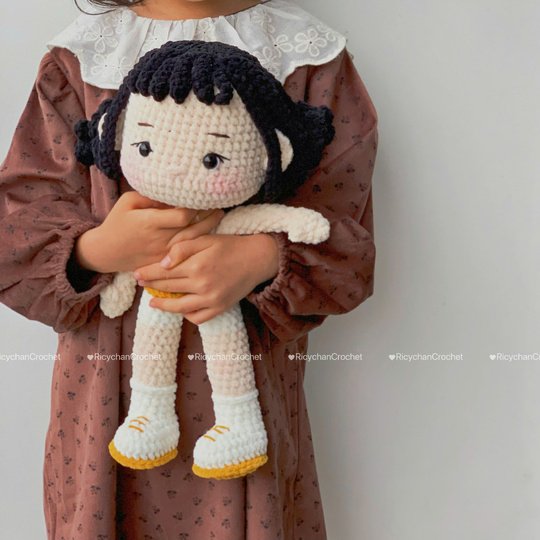 Black Hair Kpop Girl Amigurumi - Crochet Doll Pattern