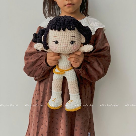 Black Hair Kpop Girl Amigurumi - Crochet Doll Pattern