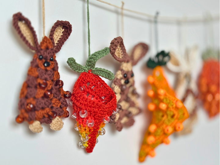 Granny Square Osterhasen & befüllbare Karotten mit Perlen, DIY Osterdeko